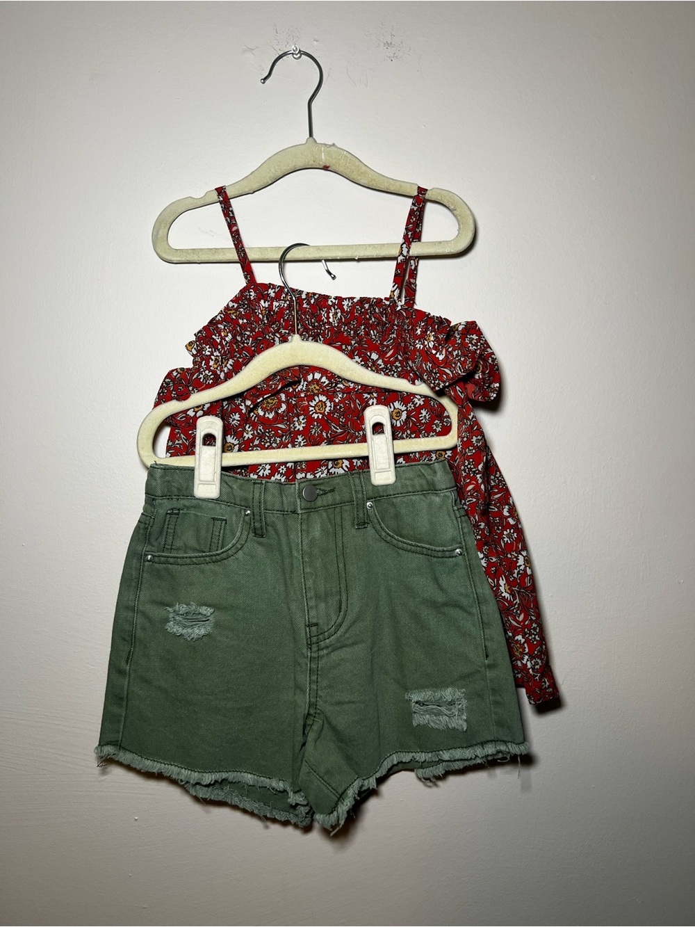 Hayden Girls Outfit Green Denim Shorts & Red Floral Top